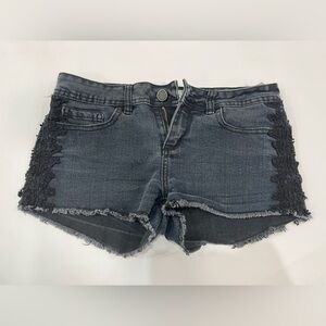 Urban Heritage - lace detail jean shorts - size 5